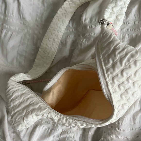 white casual bag with handmade charm - Picture 2 of 7